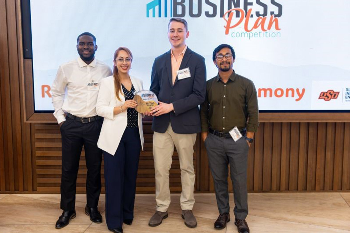 riata-group.jpg CEAT students