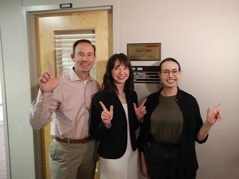 CHE names faculty office to honor John Klopp