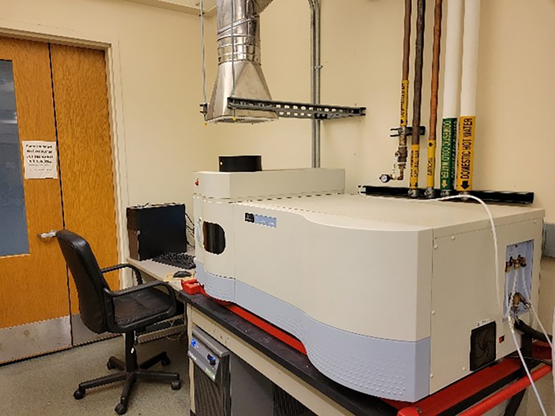 Fig. 4 ICP-OES plasma optical emission spectrometer