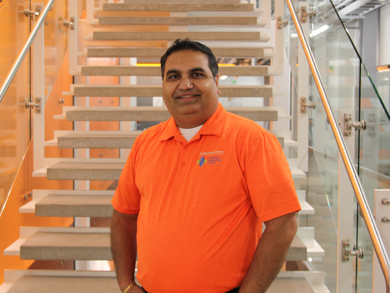 hitesh-vora.jpg Hitesh Vora headshot